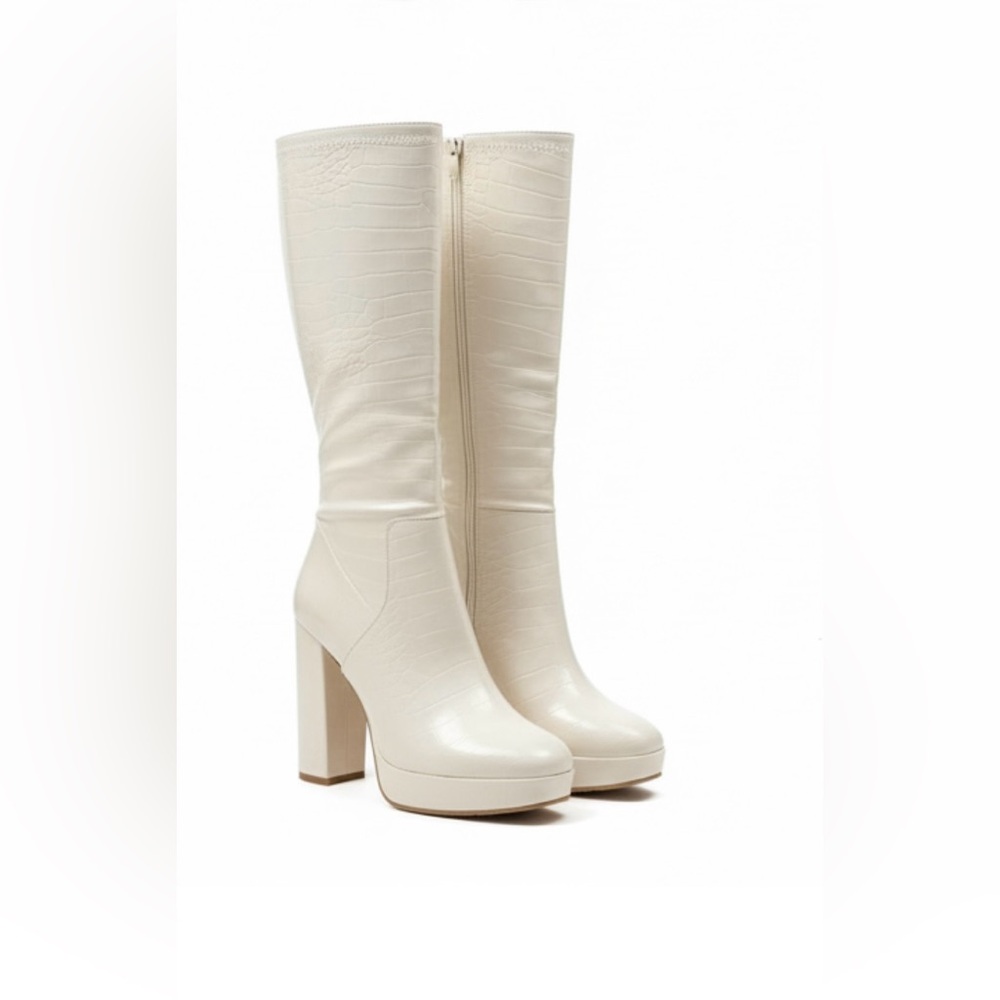 Retro Cream Platform Boots with
Block Heel | US Size 7.5